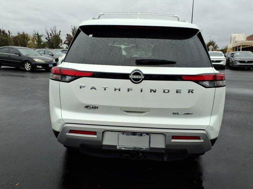 2025 Nissan Pathfinder SL 4WD