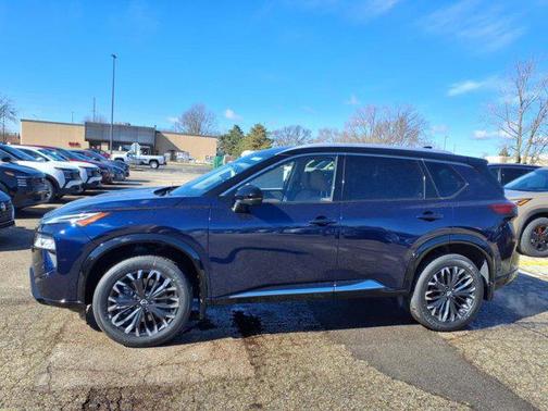 2025 Nissan Rogue Platinum