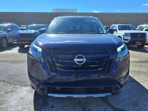 2025 Nissan Pathfinder SL 4WD