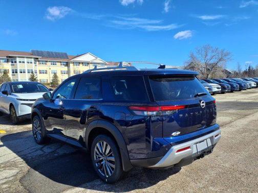 2025 Nissan Pathfinder SL 4WD