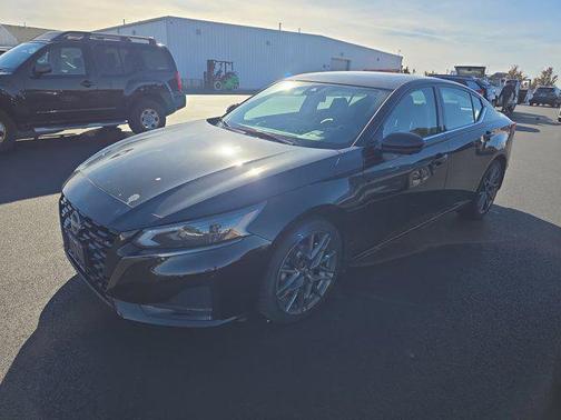 2023 Nissan Altima SR VC-Turbo FWD