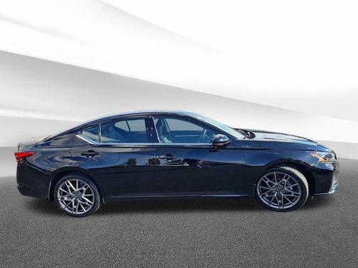 2023 Nissan Altima SR VC-Turbo FWD