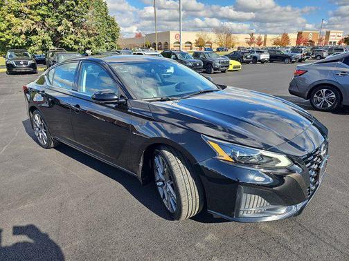 2023 Nissan Altima SR VC-Turbo FWD