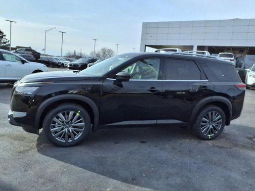 2025 Nissan Pathfinder SL 4WD