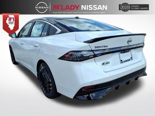Aspen White Tricoat/Super Black 2026 Nissan Sentra SR