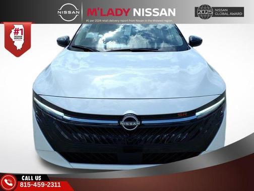 Aspen White Tricoat/Super Black 2026 Nissan Sentra SR