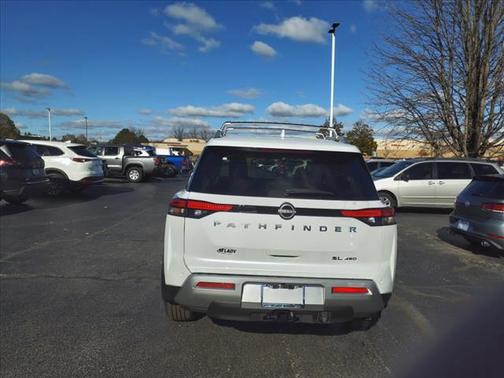 2025 Nissan Pathfinder SL 4WD
