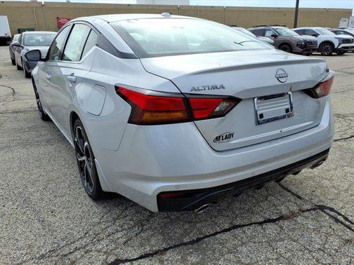 2025 Nissan Altima SR FWD