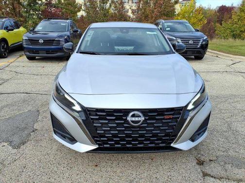 2025 Nissan Altima SR FWD