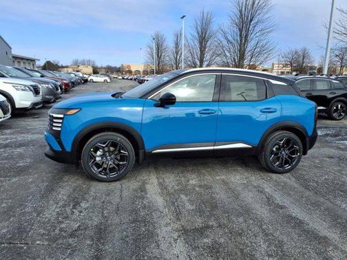 2025 Nissan Kicks SR