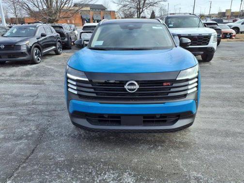 2025 Nissan Kicks SR