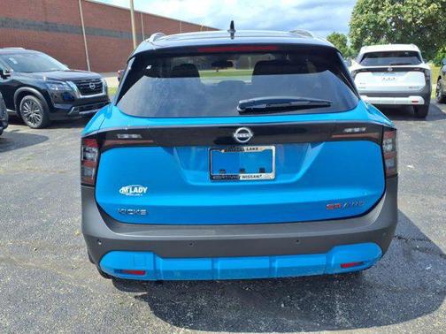 2025 Nissan Kicks SR