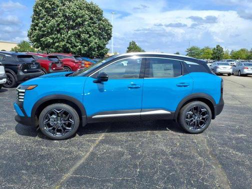 2025 Nissan Kicks SR