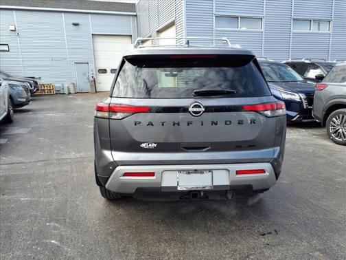 2025 Nissan Pathfinder SL 4WD