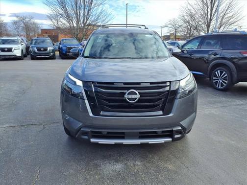 2025 Nissan Pathfinder SL 4WD