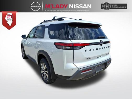 Everest White Pearl Tricoat 2026 Nissan Pathfinder SL
