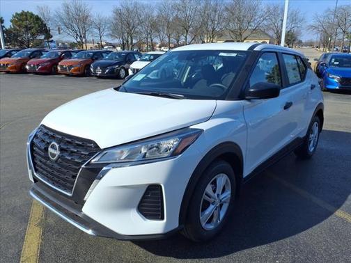 2025 Nissan Kicks S