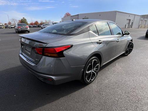 2023 Nissan Altima SR Intelligent AWD