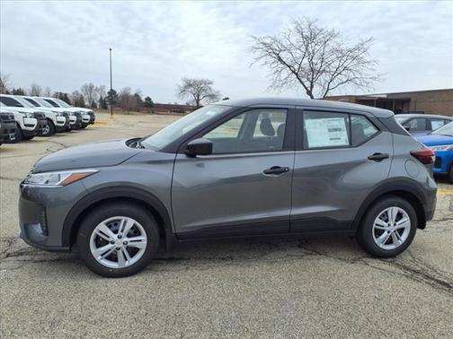 2025 Nissan Kicks S