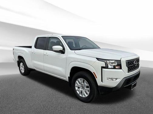 Glacier White 2022 Nissan Frontier SV