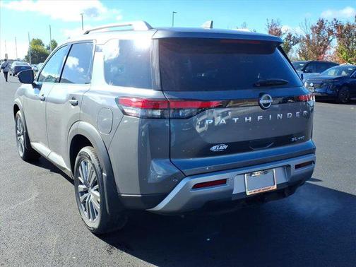 2025 Nissan Pathfinder SL 4WD