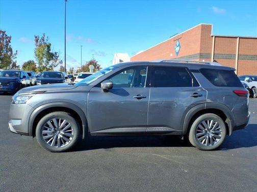 2025 Nissan Pathfinder SL 4WD