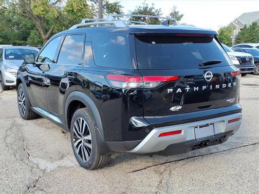 2025 Nissan Pathfinder Platinum 4WD
