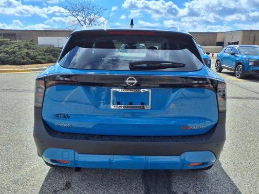 2025 Nissan Kicks SR