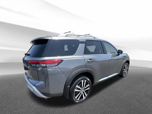 2024 Nissan Pathfinder Platinum 4WD