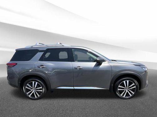 2024 Nissan Pathfinder Platinum 4WD