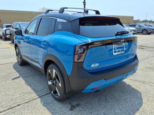 2025 Nissan Kicks SR