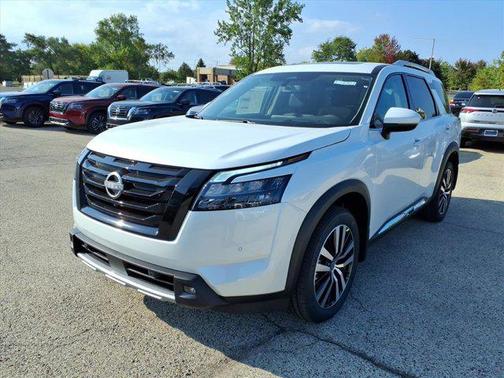 2025 Nissan Pathfinder Platinum 4WD