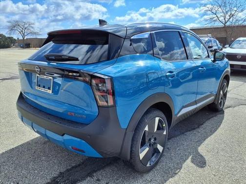 2025 Nissan Kicks SR