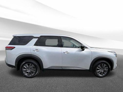 2023 Nissan Pathfinder S 4WD