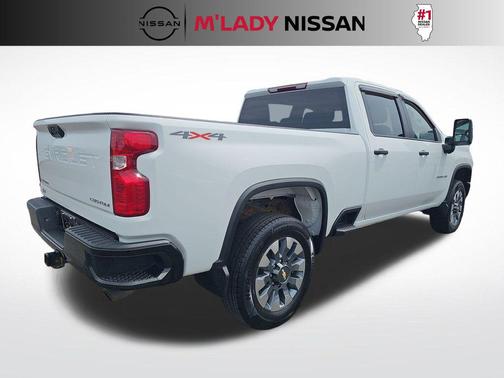 Summit White 2022 Chevrolet Silverado 2500 Custom