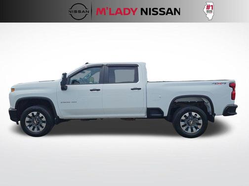 Summit White 2022 Chevrolet Silverado 2500 Custom
