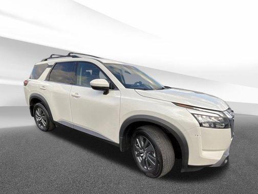 2024 Nissan Pathfinder SV 4WD