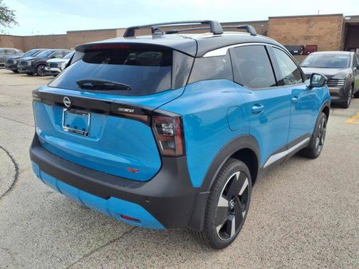 2025 Nissan Kicks SR
