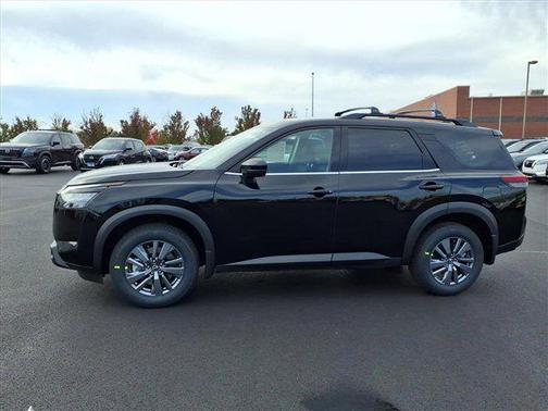 2025 Nissan Pathfinder SV 4WD