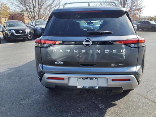 2025 Nissan Pathfinder SL 4WD