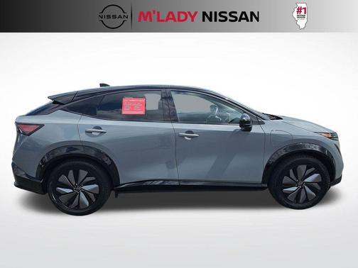 Boulder Gray Pearl/Black Diamond Pearl 2025 Nissan ARIYA ENGAGE+