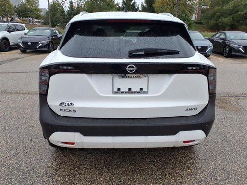 2026 Nissan Kicks SV