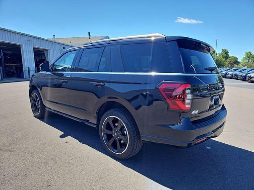 AGATE BLACK 2022 Ford Expedition Limited
