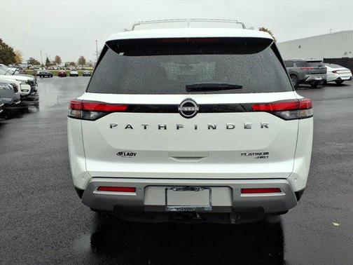 2025 Nissan Pathfinder Platinum 4WD