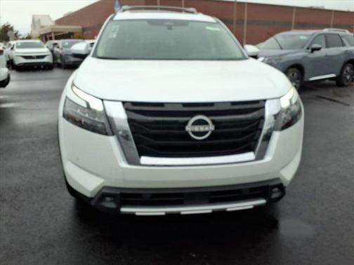 2025 Nissan Pathfinder Platinum 4WD