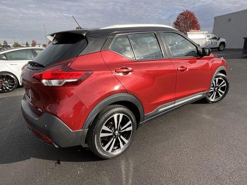 2020 Nissan Kicks SR