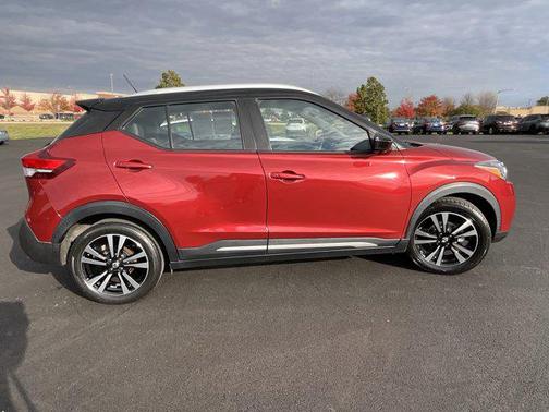 2020 Nissan Kicks SR