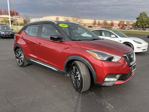 2020 Nissan Kicks SR