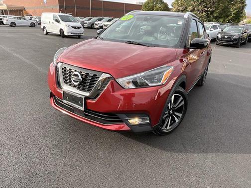 2020 Nissan Kicks SR