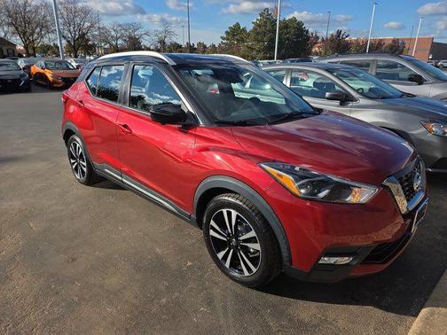 2020 Nissan Kicks SR